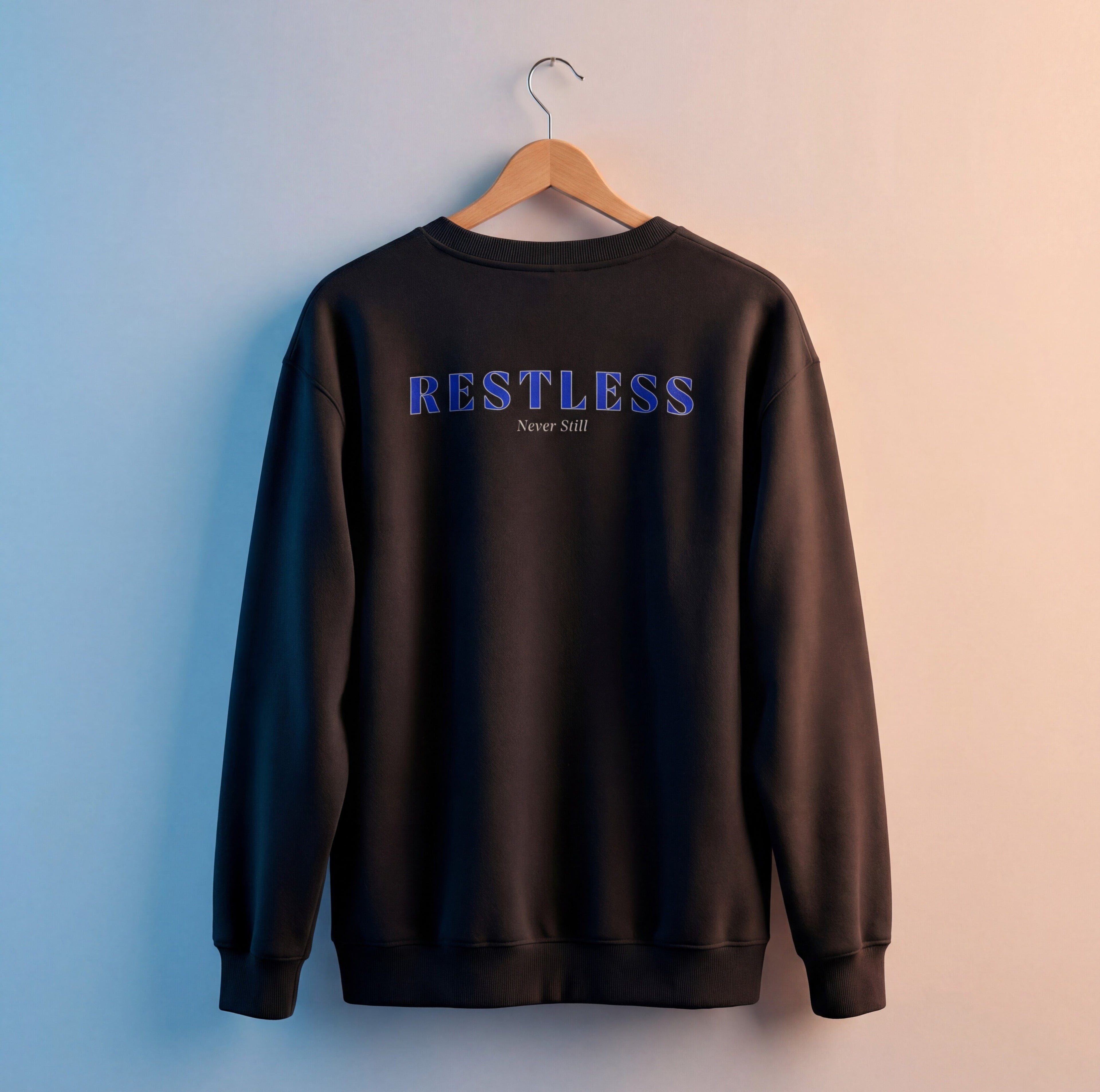 The Restless sweatshirt- Black